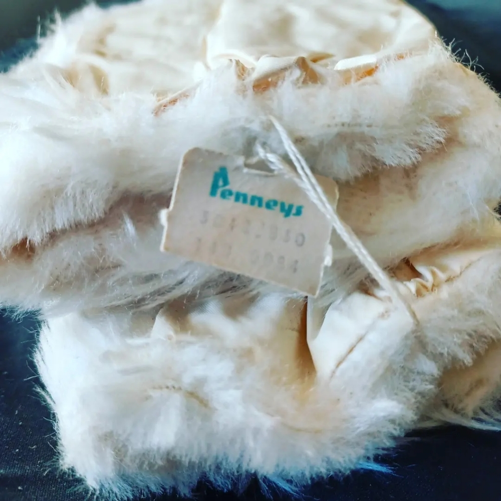 Vintage Mittens DS with tags